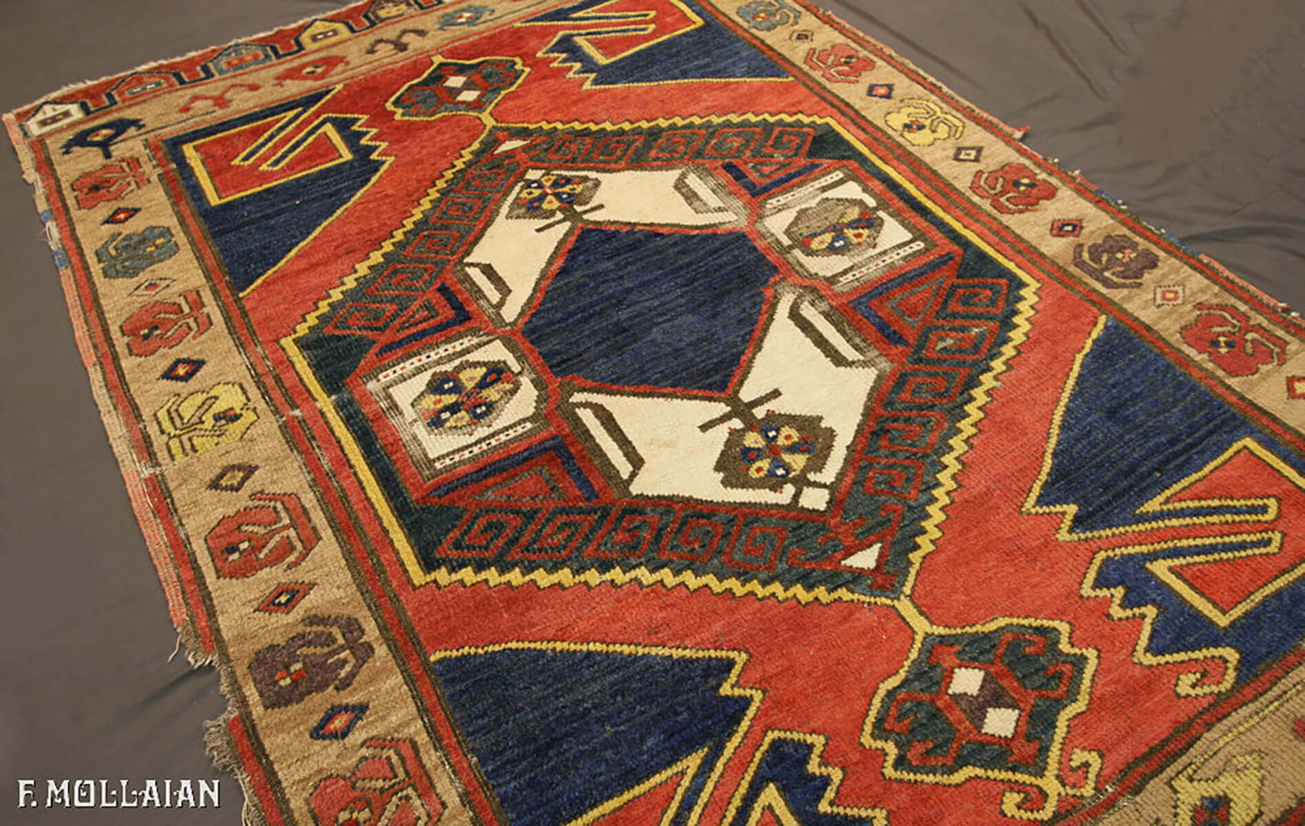 Antique Turkish Karapinar Rug n°:52339018